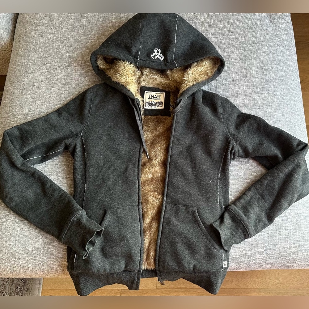 TNA Aritzia faux fur interior sweater size Small good condition!!!